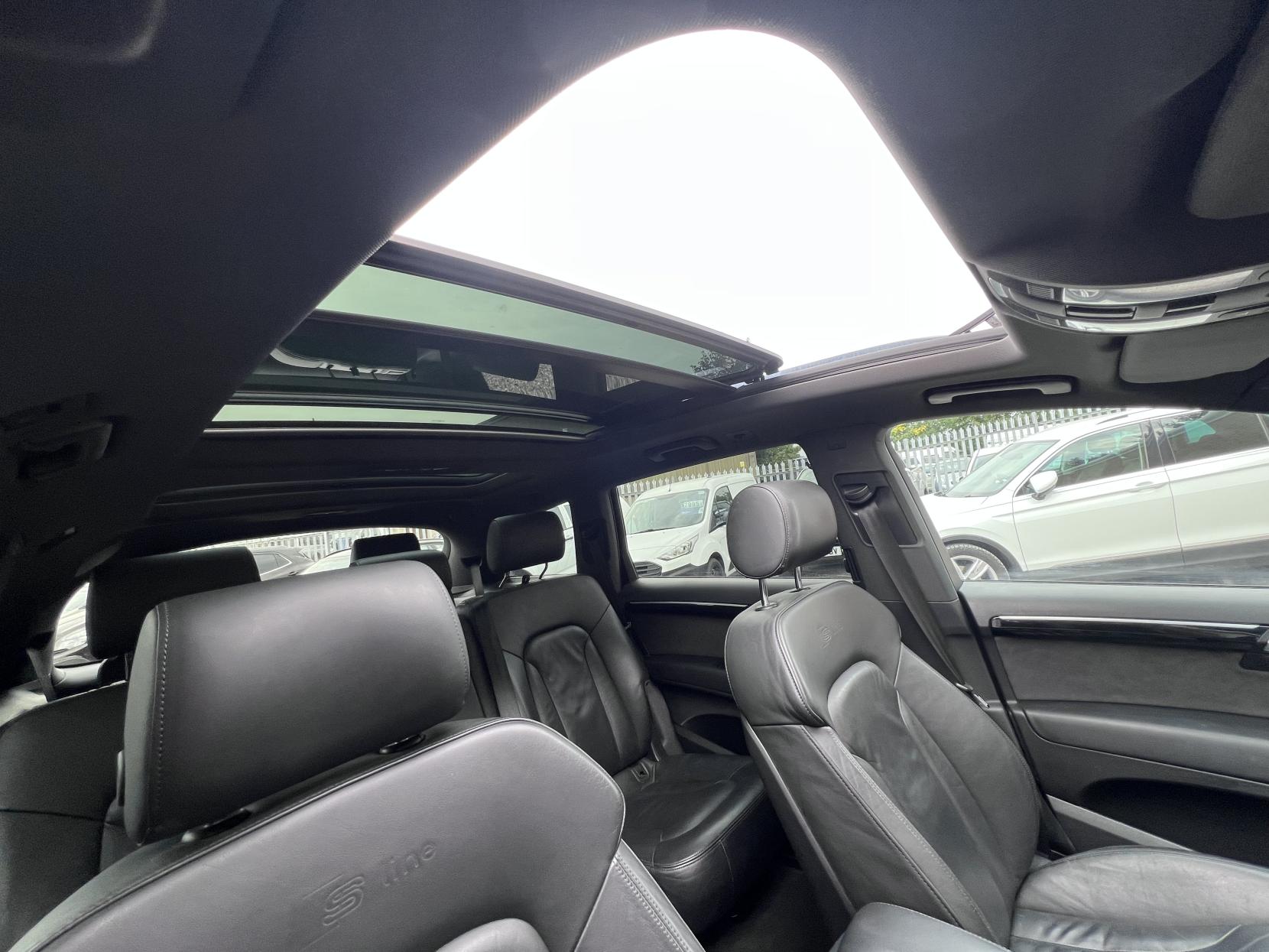 Audi Q7 3.0 TDI V6 S line SUV 5dr Diesel Tiptronic quattro Euro 5 (s/s) (245 ps)