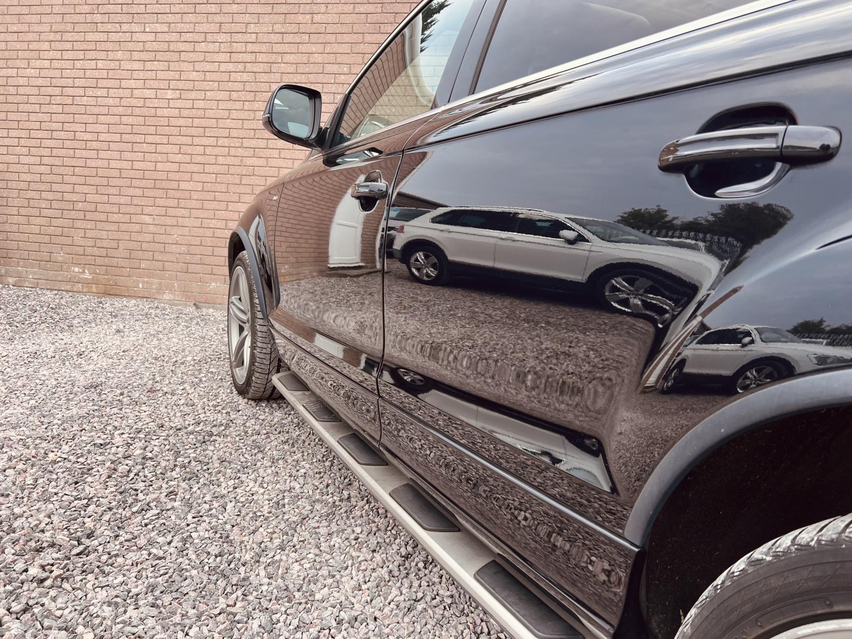 Audi Q7 3.0 TDI V6 S line SUV 5dr Diesel Tiptronic quattro Euro 5 (s/s) (245 ps)