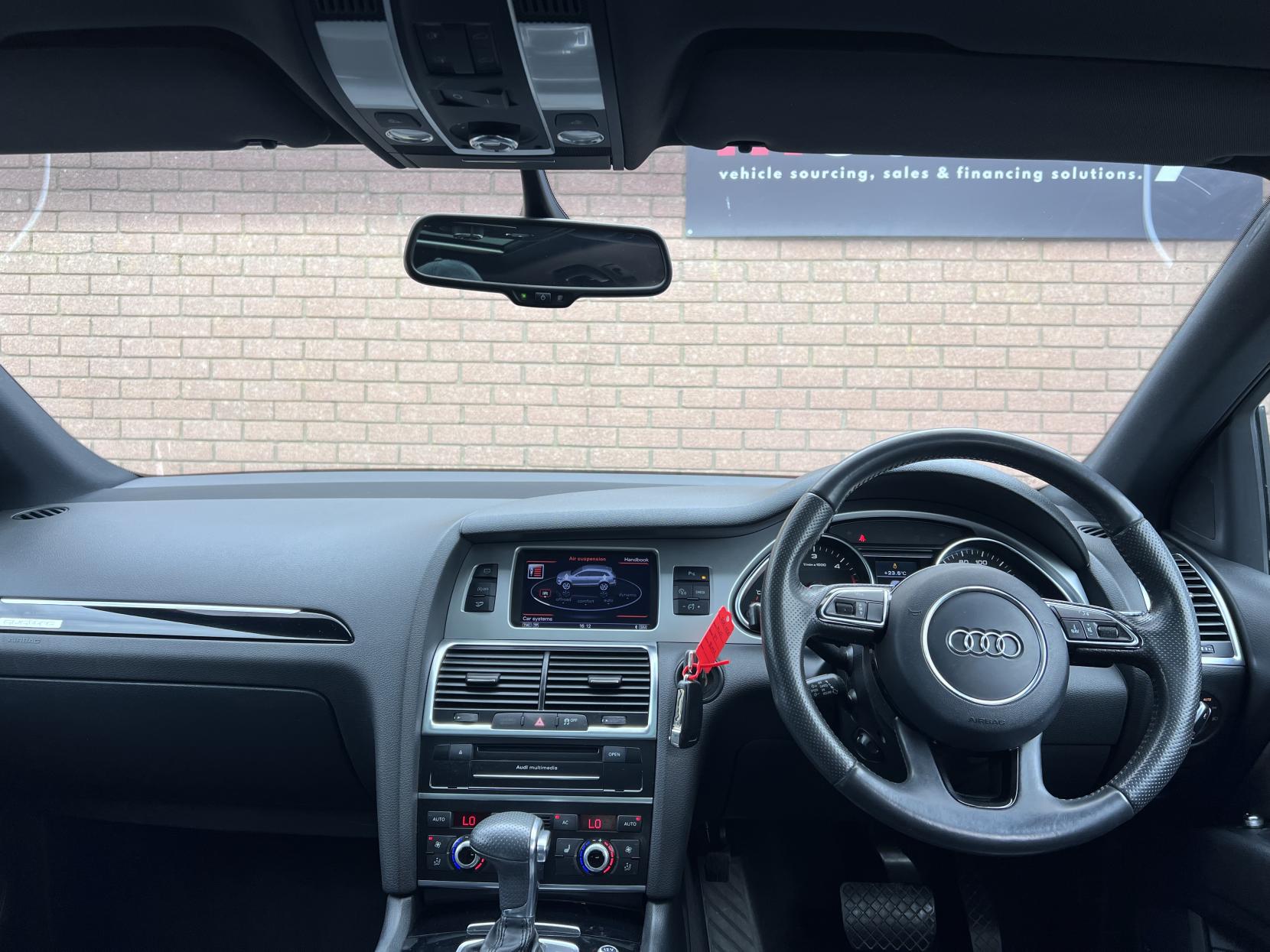 Audi Q7 3.0 TDI V6 S line SUV 5dr Diesel Tiptronic quattro Euro 5 (s/s) (245 ps)
