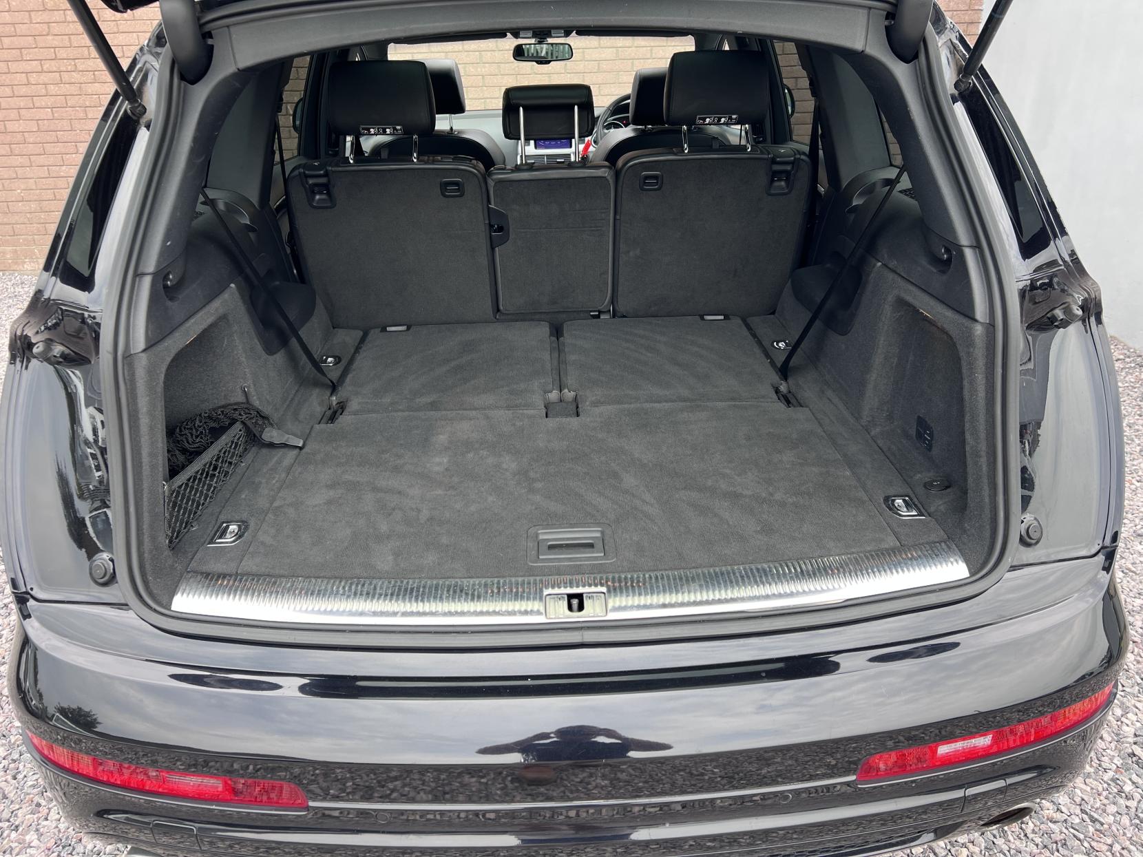 Audi Q7 3.0 TDI V6 S line SUV 5dr Diesel Tiptronic quattro Euro 5 (s/s) (245 ps)