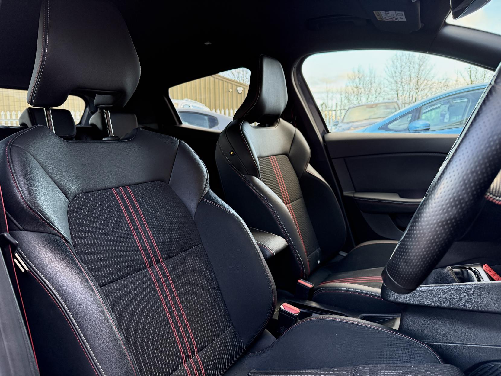 Renault Clio 1.0 TCe RS Line Hatchback 5dr Petrol Manual Euro 6 (s/s) (90 ps)