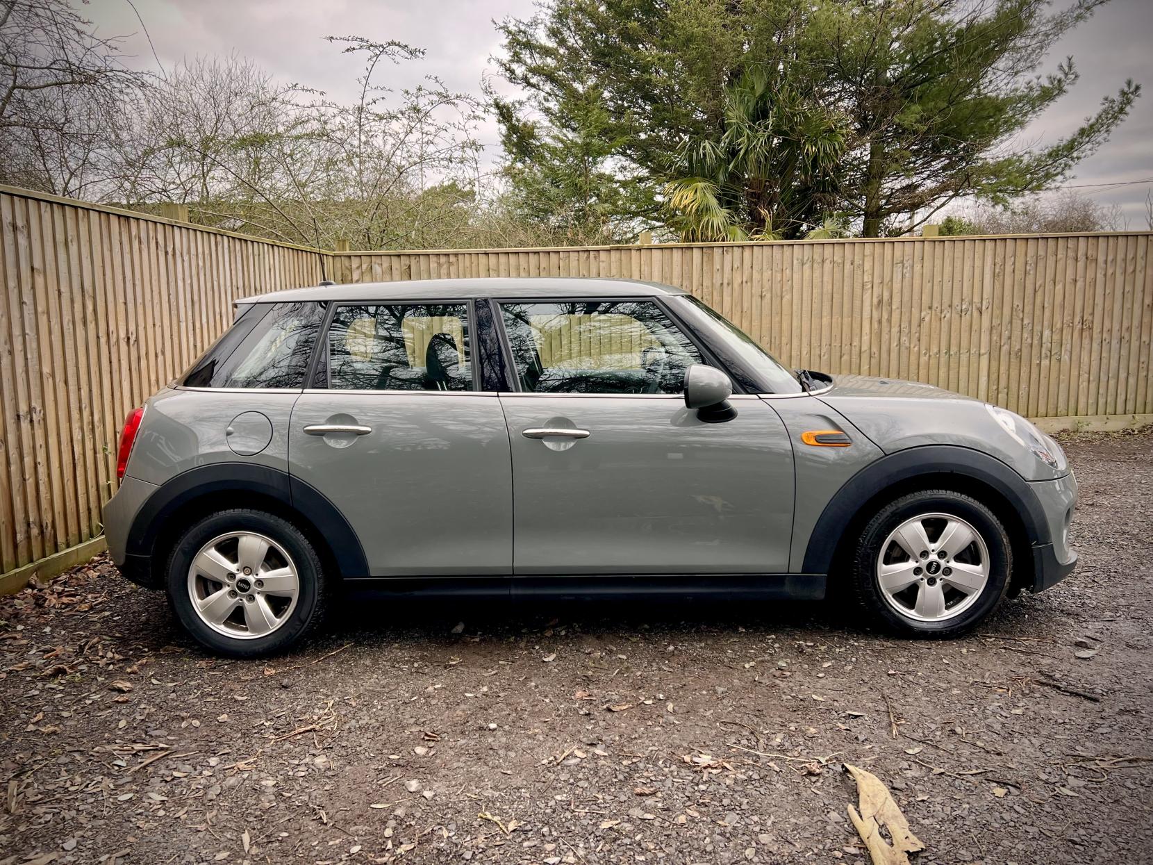 MINI Hatch 1.5 Cooper Hatchback 5dr Petrol Manual Euro 6 (s/s) (136 ps)