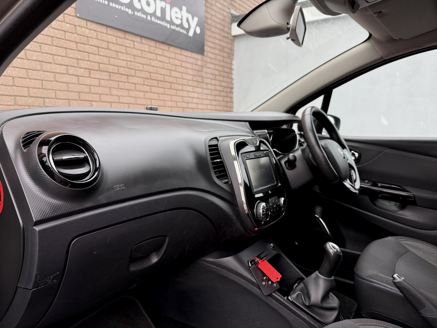 Renault Captur 1.5 dCi ENERGY Dynamique S MediaNav SUV 5dr Diesel Manual Euro 5 (s/s) (90 ps)