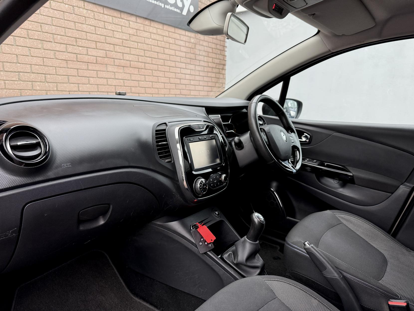 Renault Captur 1.5 dCi ENERGY Dynamique S MediaNav SUV 5dr Diesel Manual Euro 5 (s/s) (90 ps)