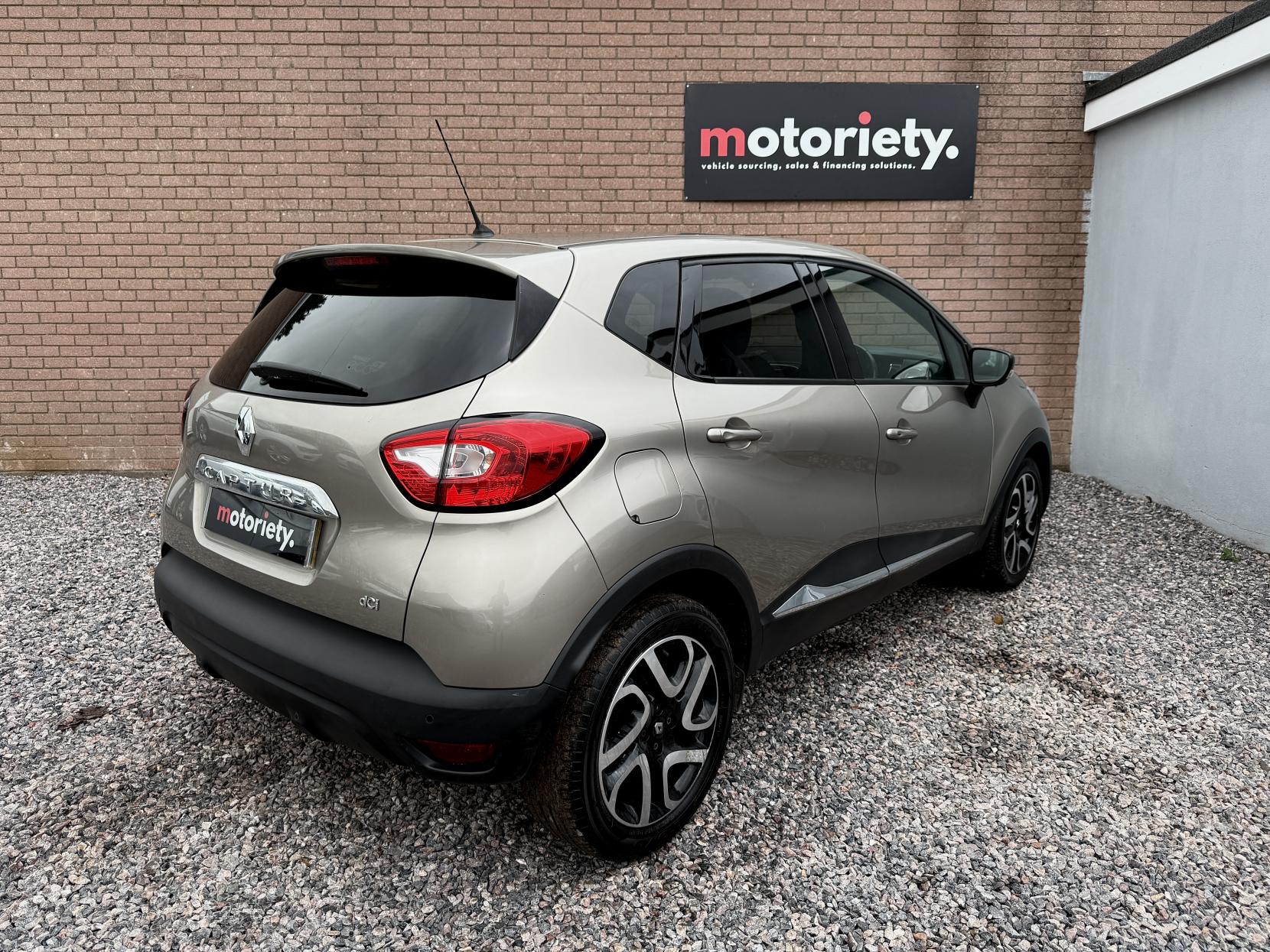Renault Captur 1.5 dCi ENERGY Dynamique S MediaNav SUV 5dr Diesel Manual Euro 5 (s/s) (90 ps)