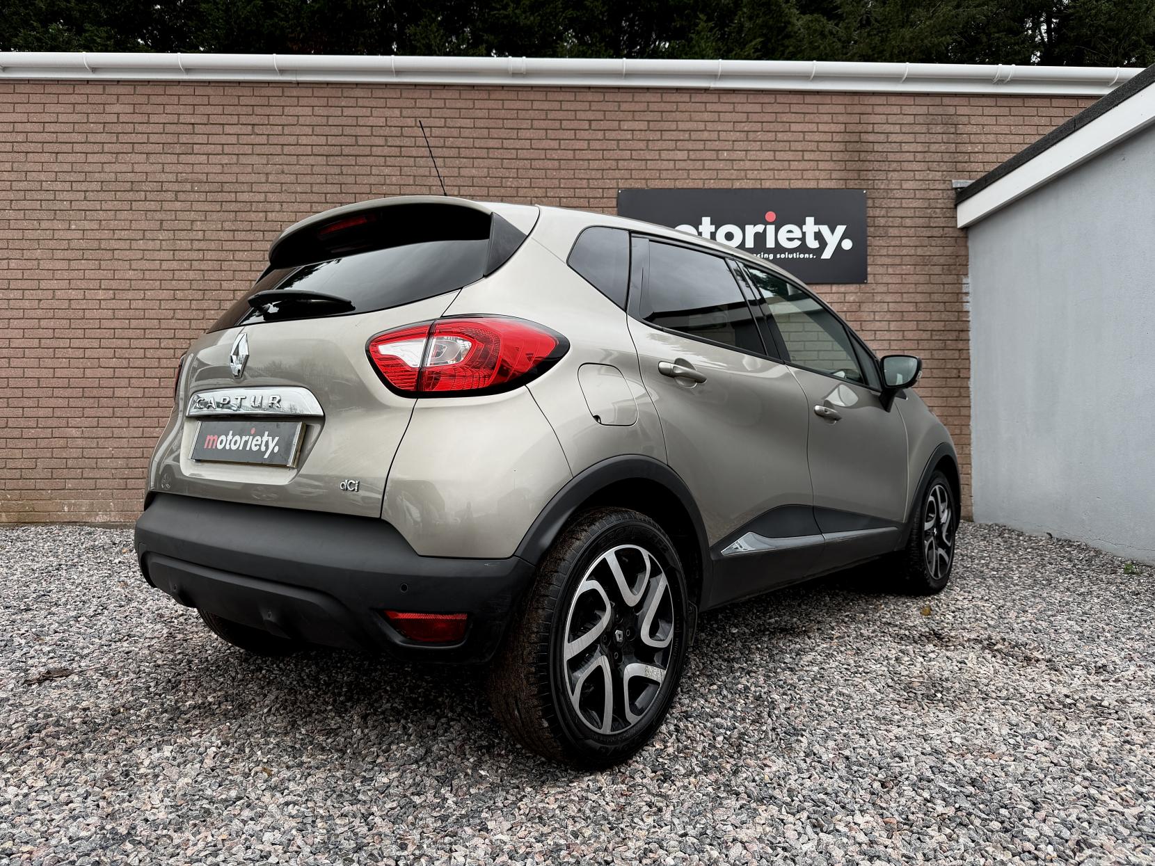 Renault Captur 1.5 dCi ENERGY Dynamique S MediaNav SUV 5dr Diesel Manual Euro 5 (s/s) (90 ps)
