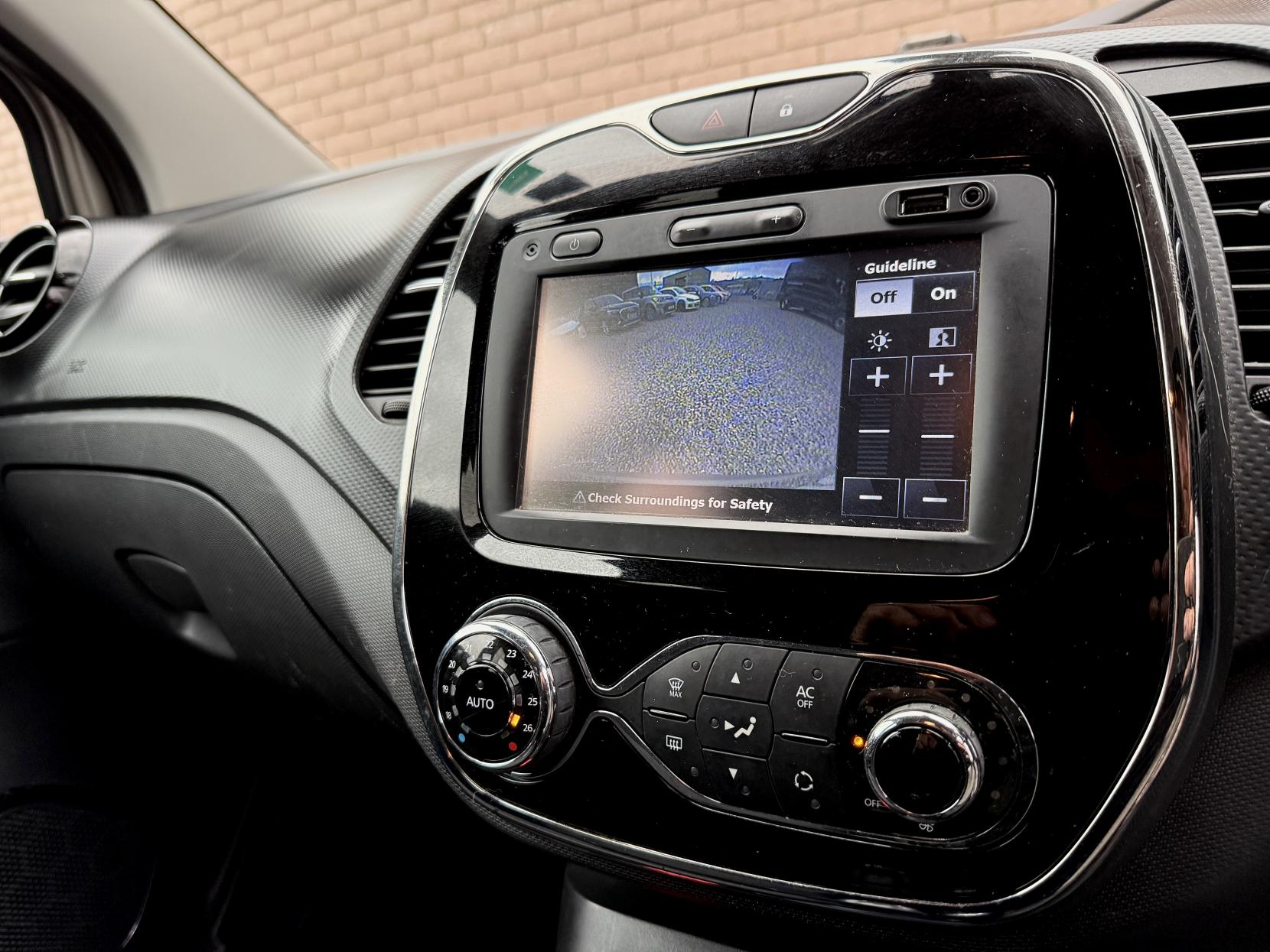 Renault Captur 1.5 dCi ENERGY Dynamique S MediaNav SUV 5dr Diesel Manual Euro 5 (s/s) (90 ps)