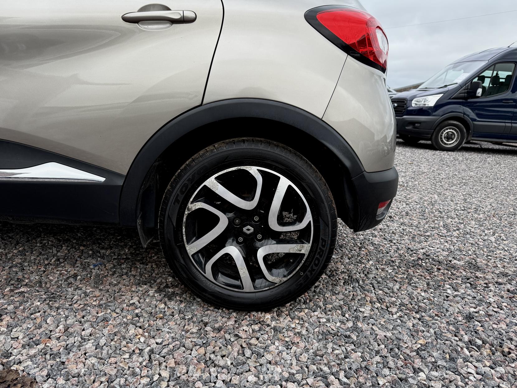 Renault Captur 1.5 dCi ENERGY Dynamique S MediaNav SUV 5dr Diesel Manual Euro 5 (s/s) (90 ps)