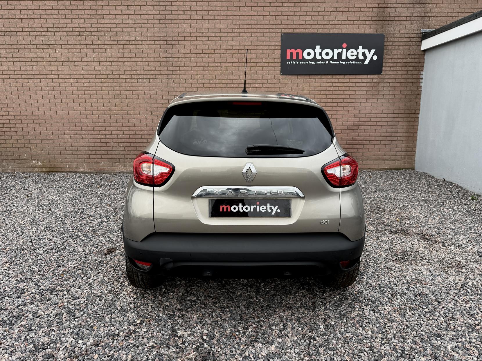 Renault Captur 1.5 dCi ENERGY Dynamique S MediaNav SUV 5dr Diesel Manual Euro 5 (s/s) (90 ps)