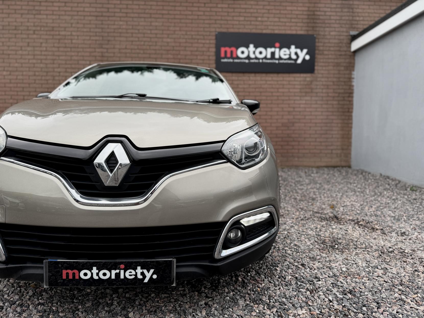 Renault Captur 1.5 dCi ENERGY Dynamique S MediaNav SUV 5dr Diesel Manual Euro 5 (s/s) (90 ps)