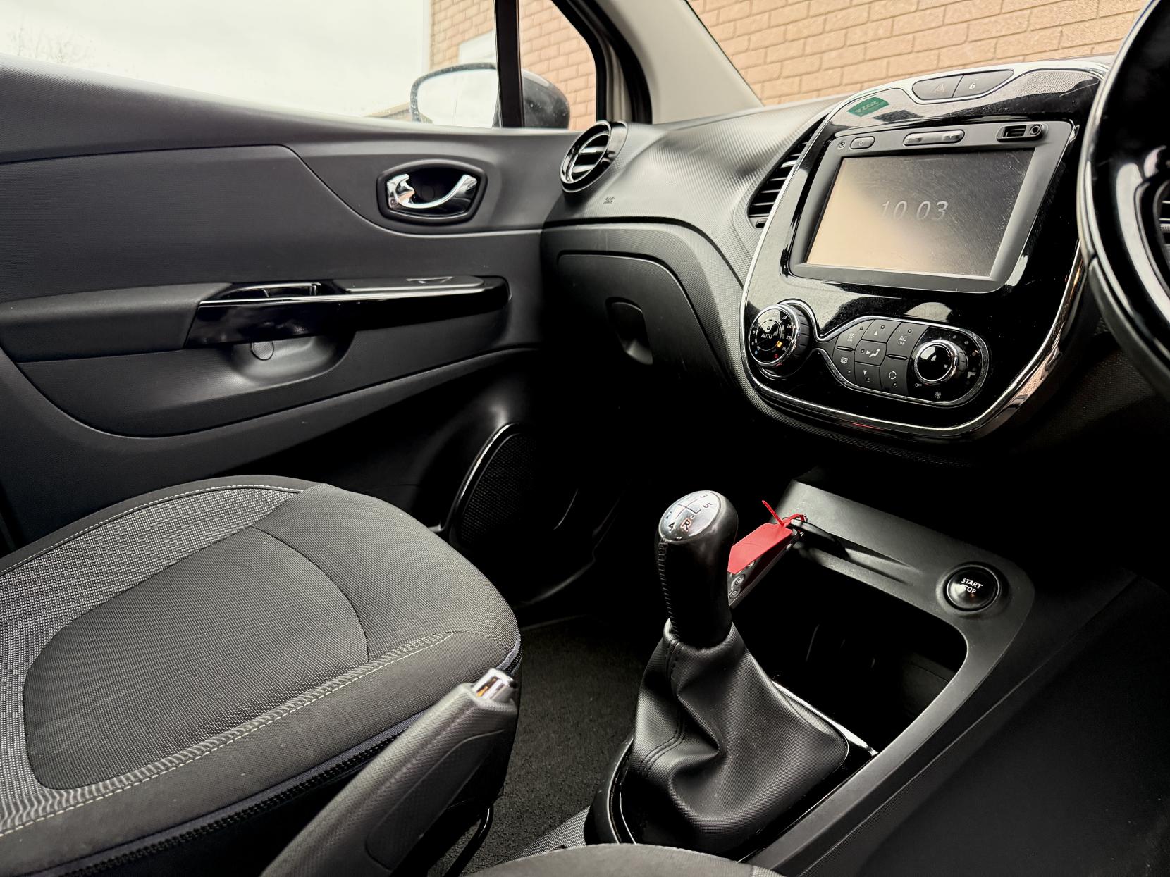 Renault Captur 1.5 dCi ENERGY Dynamique S MediaNav SUV 5dr Diesel Manual Euro 5 (s/s) (90 ps)