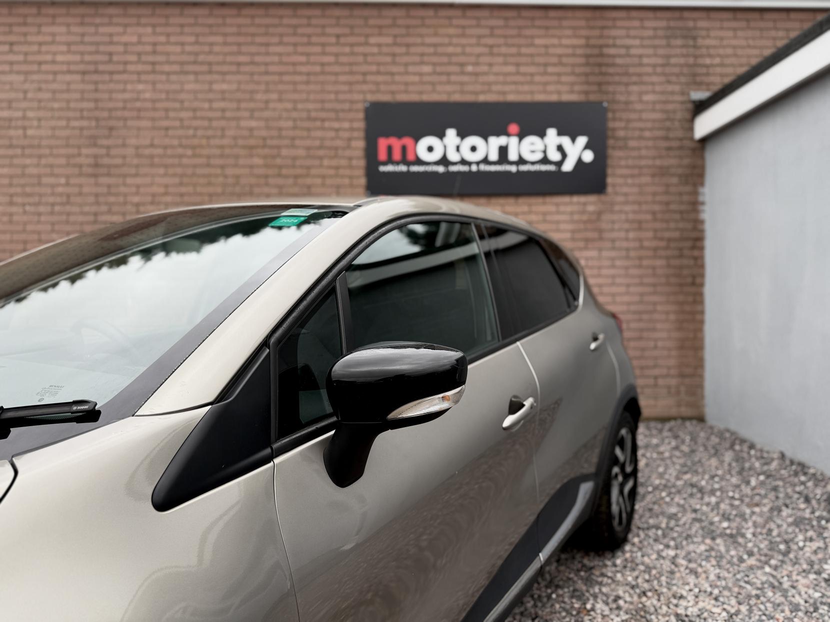 Renault Captur 1.5 dCi ENERGY Dynamique S MediaNav SUV 5dr Diesel Manual Euro 5 (s/s) (90 ps)