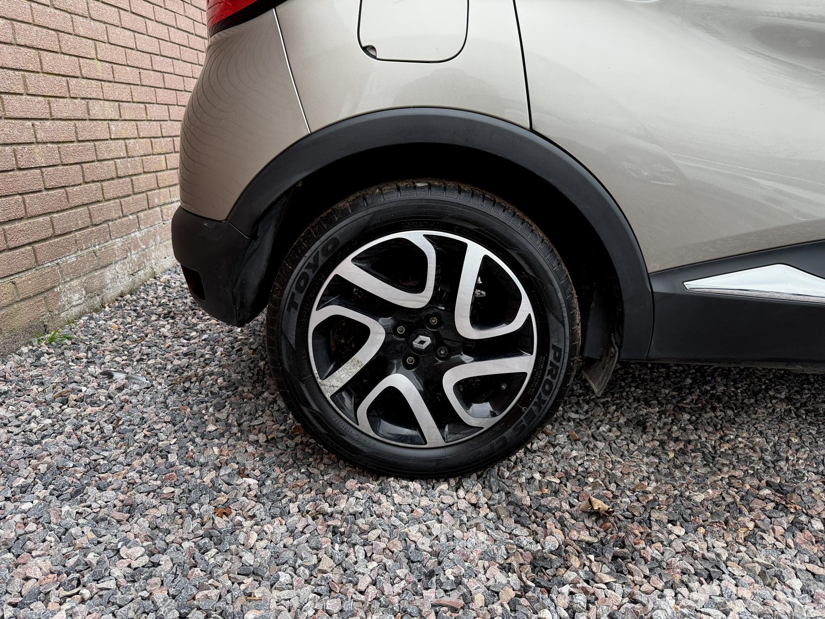 Renault Captur 1.5 dCi ENERGY Dynamique S MediaNav SUV 5dr Diesel Manual Euro 5 (s/s) (90 ps)