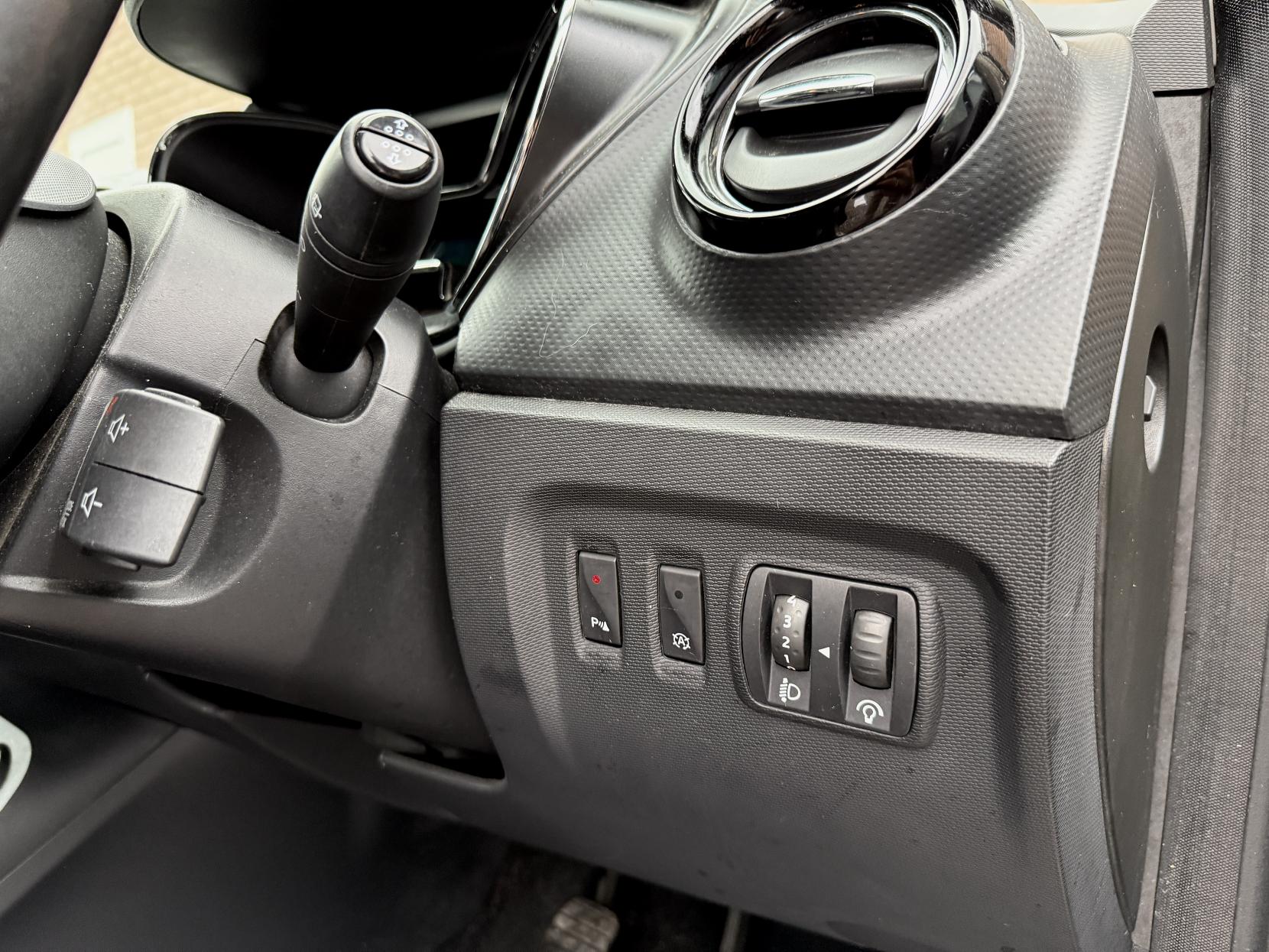 Renault Captur 1.5 dCi ENERGY Dynamique S MediaNav SUV 5dr Diesel Manual Euro 5 (s/s) (90 ps)